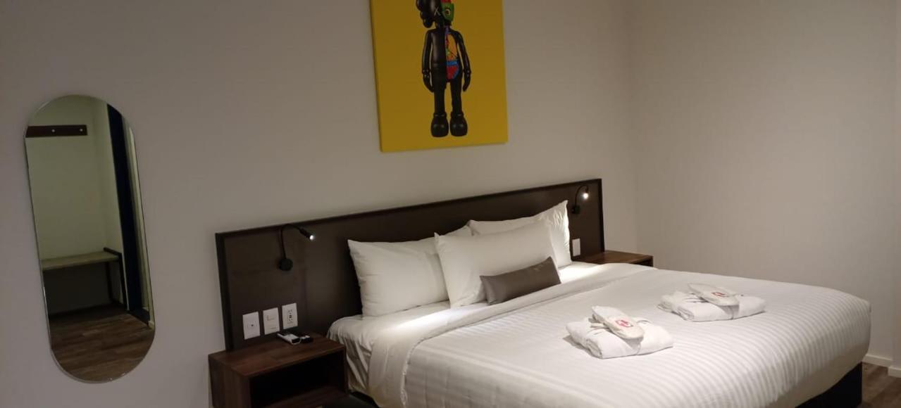 Alt Urbana Hotel Leon Ngoại thất bức ảnh